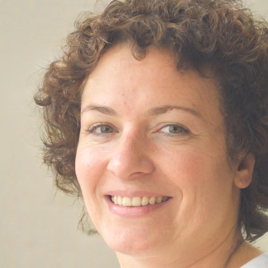Portrait de Camille Dubois, analyste financière